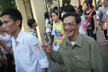 Đại học dân lập lo lắng đầu vào